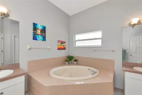 Bath - 11851 69th St E, Parrish, FL 34219 photo 3 of 6