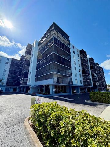 2901 26th St W #617, Bradenton, FL 34205