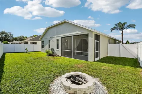 Exterior - 4907 58th Ter E, Bradenton, FL 34203 photo 9 of 11