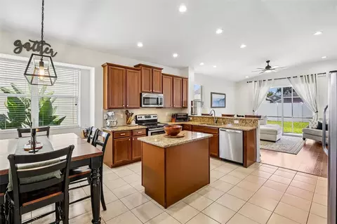 Kitchen - 4907 58th Ter E, Bradenton, FL 34203 photo 3 of 7