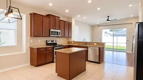Kitchen - 4907 58th Ter E, Bradenton, FL 34203 photo 2 of 9