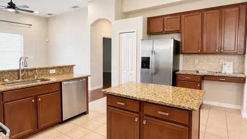 Kitchen - 4907 58th Ter E, Bradenton, FL 34203 photo 9 of 9