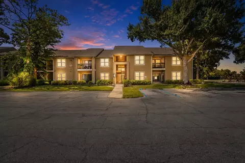 4057 Crockers Lake Blvd #17, Sarasota, FL 34238