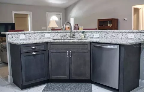 Kitchen - 3109 E Bryant Ave, Bell, FL 32619 photo 2 of 3