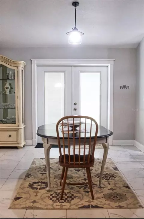 Entry Way - 3109 E Bryant Ave, Bell, FL 32619 photo 2 of 2