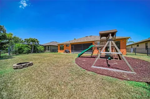 Exterior - 316 Star Shell Dr, Apollo Beach, FL 33572 photo 9 of 10