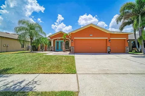Exterior - 316 Star Shell Dr, Apollo Beach, FL 33572 photo 2 of 10