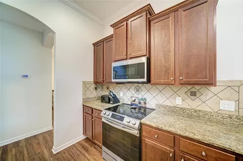 Kitchen - 316 Star Shell Dr, Apollo Beach, FL 33572 photo 4 of 6