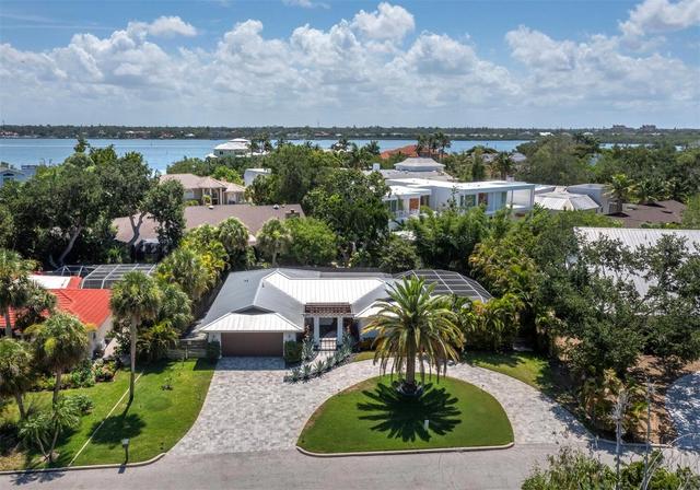 622 Tropical Cir, Sarasota, FL 34242
