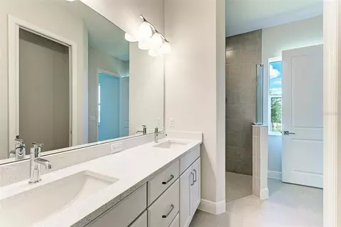 Bath - 4324 Sea Marsh Pl, Parrish, FL 34219 photo 1 of 3