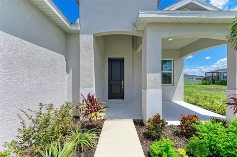 Exterior - 4324 Sea Marsh Pl, Parrish, FL 34219 photo 4 of 7
