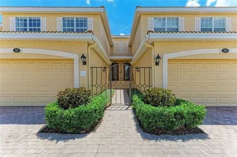 314 Winding Brook Ln #102, Bradenton, FL 34212