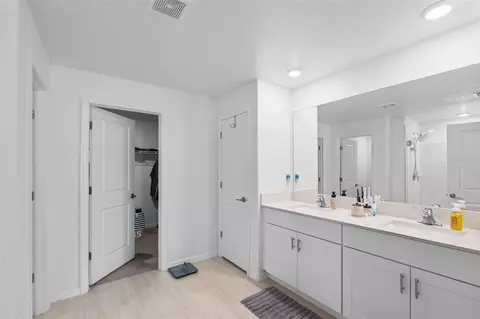 Bath - 13608 Sunset Sapphire Ct, Parrish, FL 34219 photo 1 of 2
