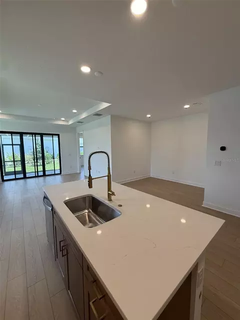 5889 Windbreak Ct, Apollo Beach, FL 33572 photo 3