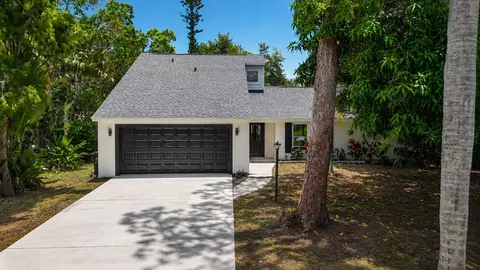 4256 King Richard Ln, Sarasota, FL 34232