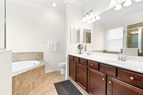 Bath - 12192 Amica Loop, Venice, FL 34293 photo 2 of 3