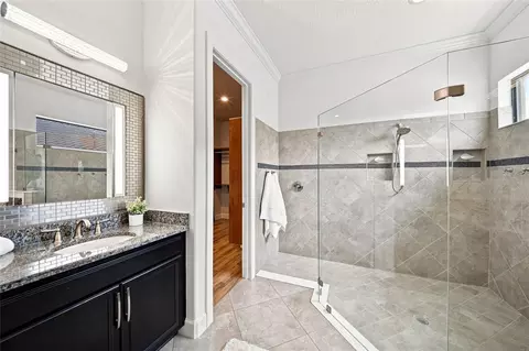 Bath - 12672 Fontana Loop, Bradenton, FL 34211 photo 2 of 5