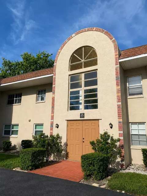 2727 75th St W #8A13, Bradenton, FL 34209