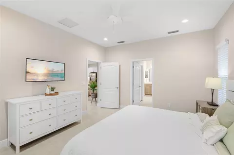 Bedroom - 10601 Falling Leaf Ct, Parrish, FL 34219 photo 3 of 9
