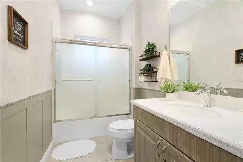 Bath - 10601 Falling Leaf Ct, Parrish, FL 34219 photo 2 of 2