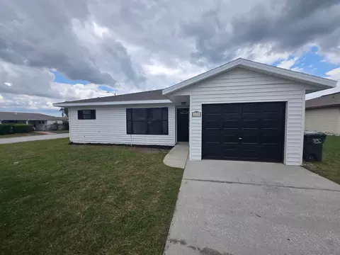 3250 Pebble Bend Dr, Lakeland, FL 33810