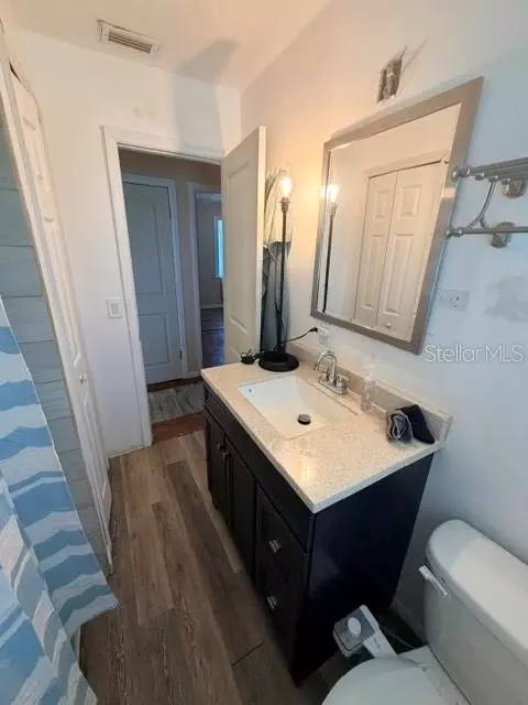 Bath - 420 53rd Ave E, Bradenton, FL 34203 photo 2 of 2