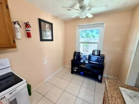 Kitchen - 420 53rd Ave E, Bradenton, FL 34203 photo 6 of 6