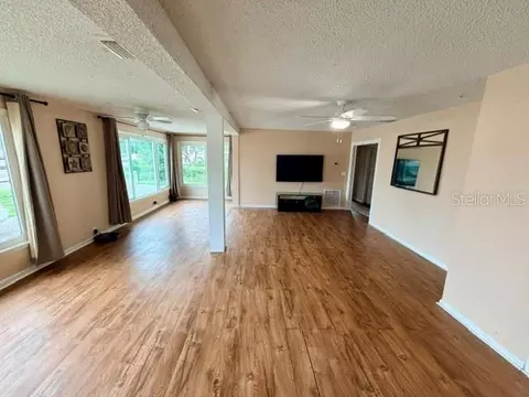 Living - 420 53rd Ave E, Bradenton, FL 34203 photo 3 of 5