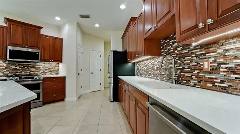 Kitchen - 5323 90th Avenue Cir E, Parrish, FL 34219 photo 3 of 4