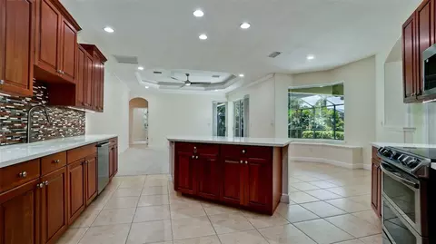 Kitchen - 5323 90th Avenue Cir E, Parrish, FL 34219 photo 4 of 4