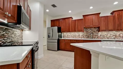 Kitchen - 5323 90th Avenue Cir E, Parrish, FL 34219 photo 2 of 4