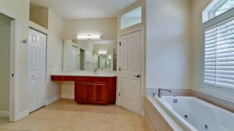 Bath - 5323 90th Avenue Cir E, Parrish, FL 34219 photo 5 of 7