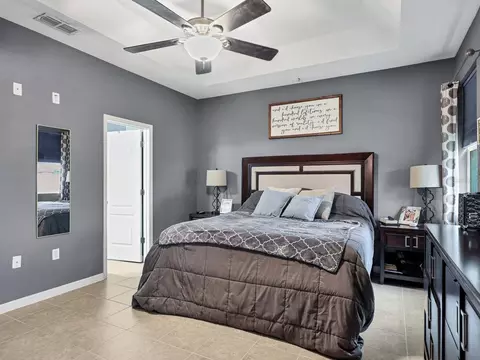 Bedroom - 6307 4th St E, Bradenton, FL 34203 photo 2 of 4