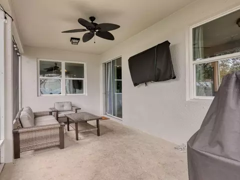 Exterior - 6307 4th St E, Bradenton, FL 34203 photo 5 of 6