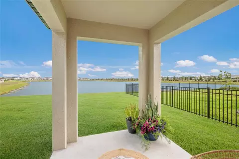 Exterior - 8732 Sunset Park Trl, Parrish, FL 34219 photo 3 of 7