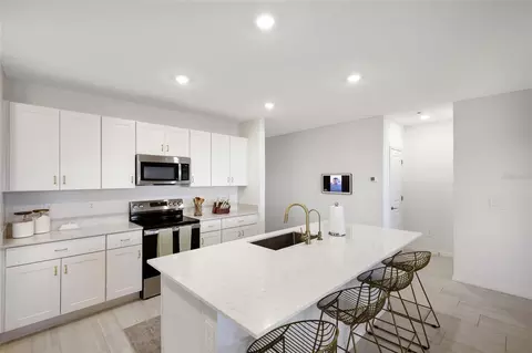 Kitchen - 8732 Sunset Park Trl, Parrish, FL 34219 photo 3 of 4