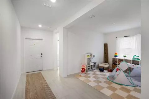 Entry Way - 8732 Sunset Park Trl, Parrish, FL 34219 photo 2 of 2