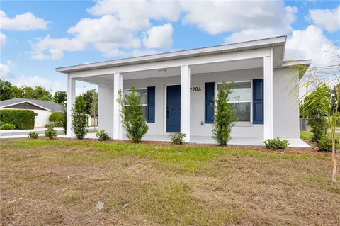 2206 53rd Ave E, Bradenton, FL 34203