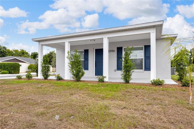 2206 53rd Ave E, Bradenton, FL 34203