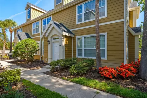 5611 Bidwell Pkwy #204, Sarasota, FL 34233