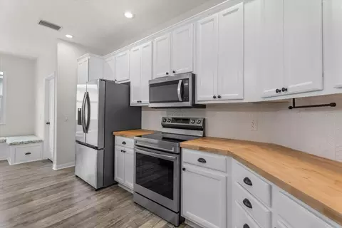 Kitchen - 12211 23rd St E, Parrish, FL 34219 photo 5 of 5
