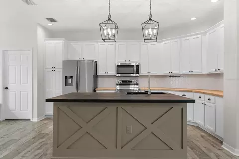 Kitchen - 12211 23rd St E, Parrish, FL 34219 photo 2 of 5