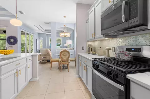 Kitchen - 8964 Stone Harbour Loop, Bradenton, FL 34212 photo 4 of 5