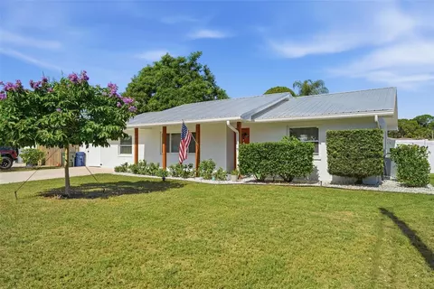 2600 Cambridge Dr, Sarasota, FL 34232