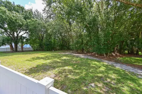 Exterior - 305 Mill Run E, Bradenton, FL 34212 photo 9 of 12