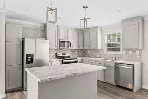 Kitchen - 16226 NW 254th St, Okeechobee, FL 34972 photo 1 of 3