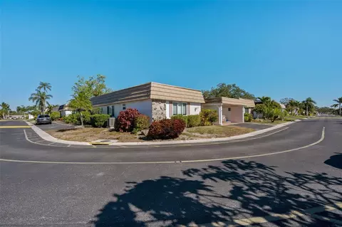 2305 Riverbluff Pkwy #V256, Sarasota, FL 34231