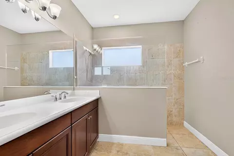 Bath - 1416 Hickory View Cir, Parrish, FL 34219 photo 3 of 5
