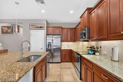Kitchen - 1416 Hickory View Cir, Parrish, FL 34219 photo 2 of 7