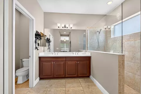 Bath - 1416 Hickory View Cir, Parrish, FL 34219 photo 2 of 5